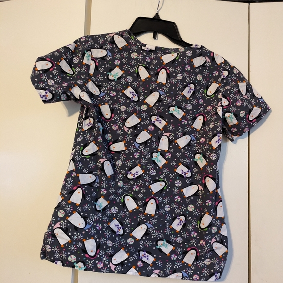 Zoe and Chloe extra small scrub top - Picture 9 of 9